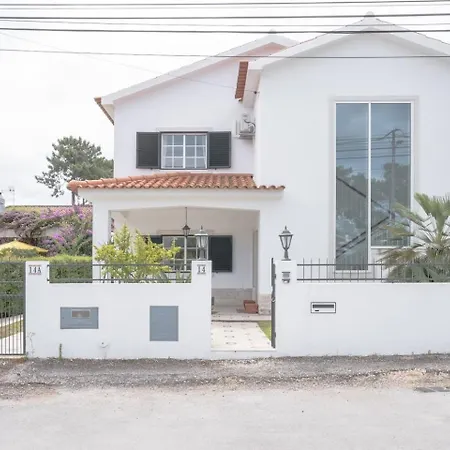 Nini's House - Aroeira, Charneca Da Caparica Aroeira (Setubal)