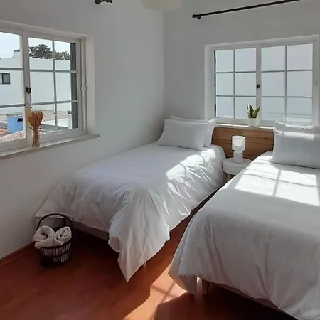 Сasa de vacaciones Nini's House - Aroeira, Charneca Da Caparica