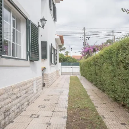 Holiday home Nini's House - Aroeira, Charneca Da Caparica *