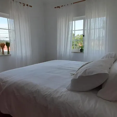 Holiday home Nini's House - Aroeira, Charneca Da Caparica *