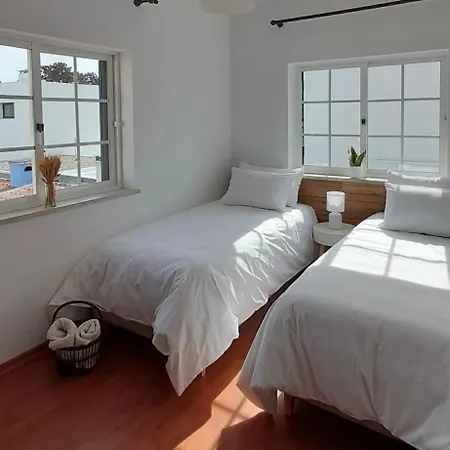 Nini's House - Aroeira, Charneca Da Caparica Aroeira (Setubal)